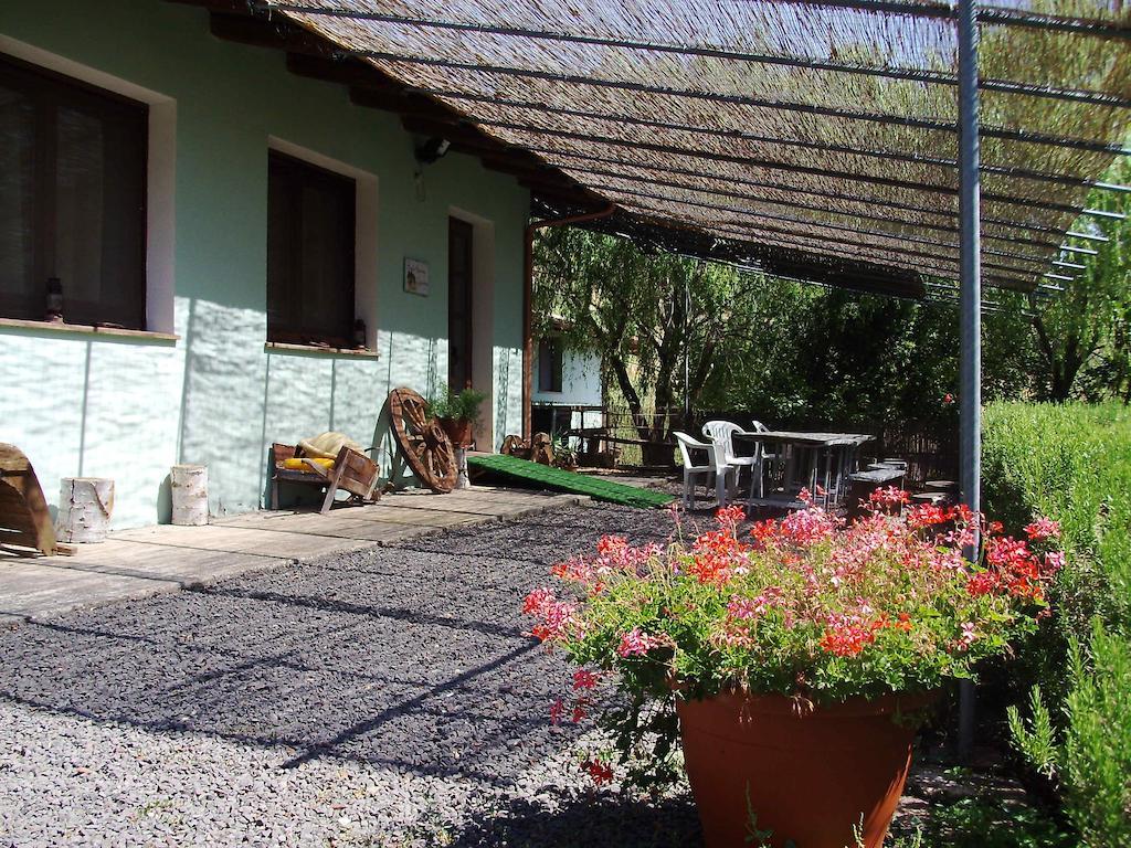 Agriturismo Cugumia Thiesi Buitenkant foto